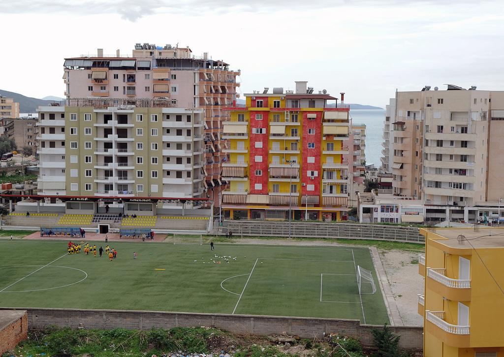 亚历山大豪华套房酒店 Sarandë 外观 照片