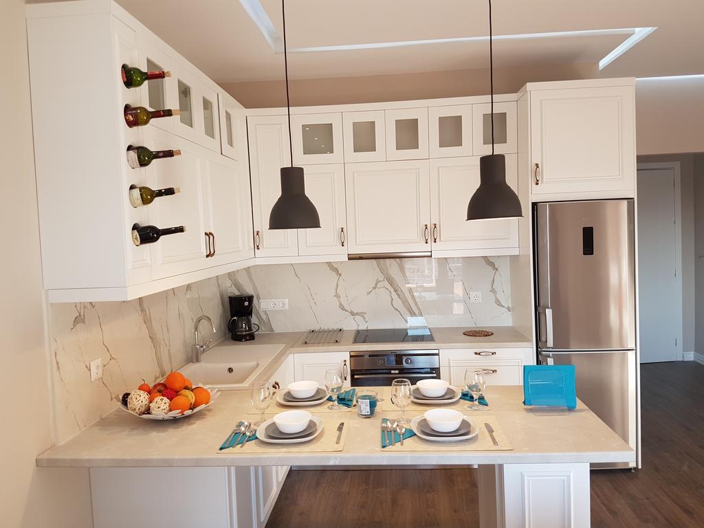 亚历山大豪华套房酒店 Sarandë 外观 照片