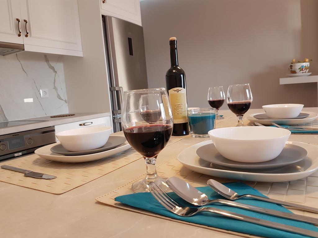 亚历山大豪华套房酒店 Sarandë 外观 照片